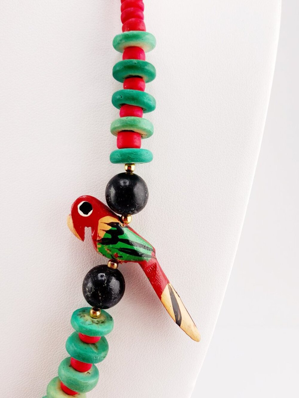 VINTAGE Red and green wooden parrot beaded necklace w/ handpainted beads jewelry - Picture 5 of 8